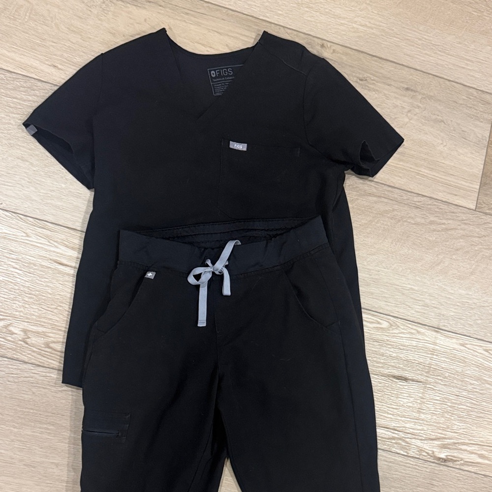 Figs Black Scrub Set with Gray Accents size small top and bottom